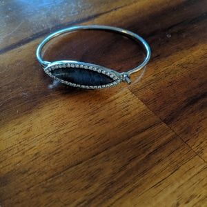 Blue hook close bracelet